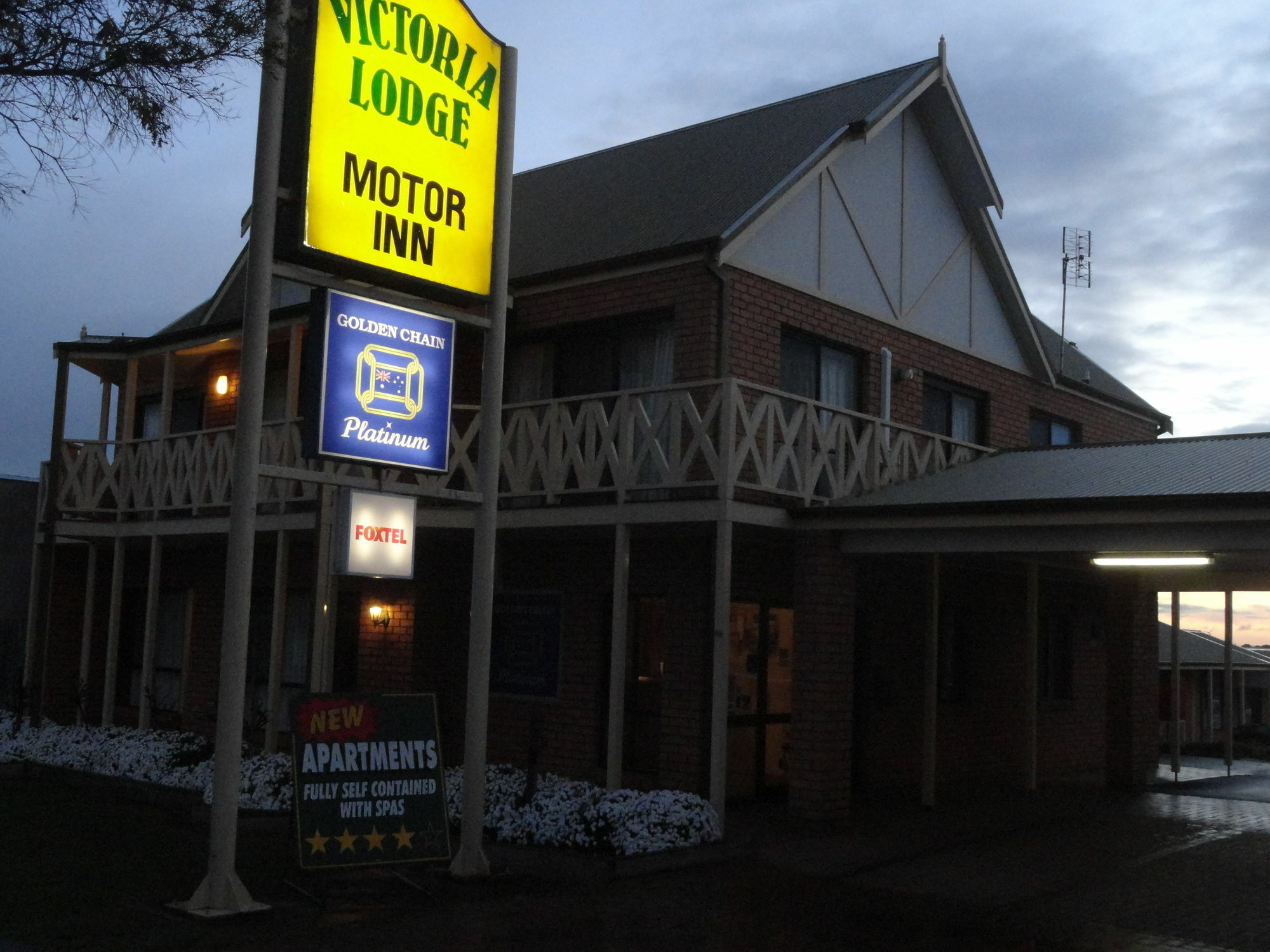 Victoria Lodge Motor Inn & Apartments Portland Exterior photo